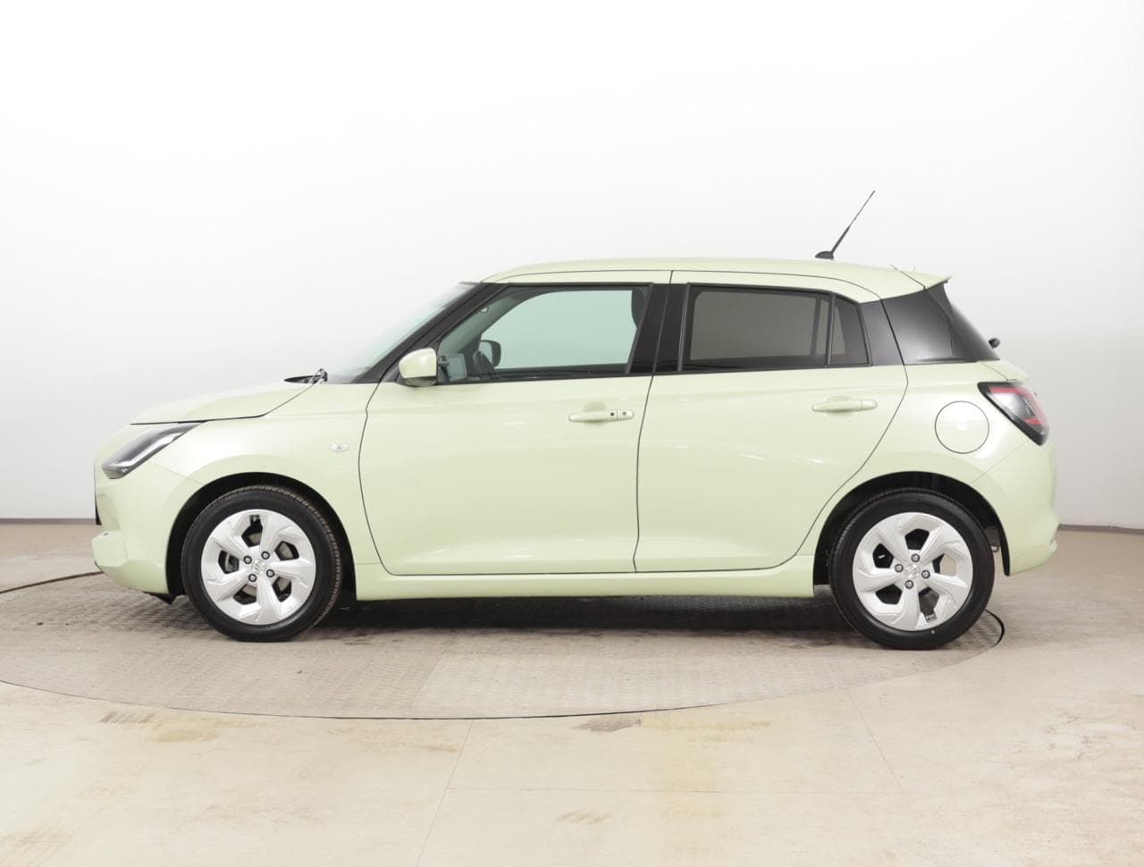 2025 Suzuki SWIFT - 4
