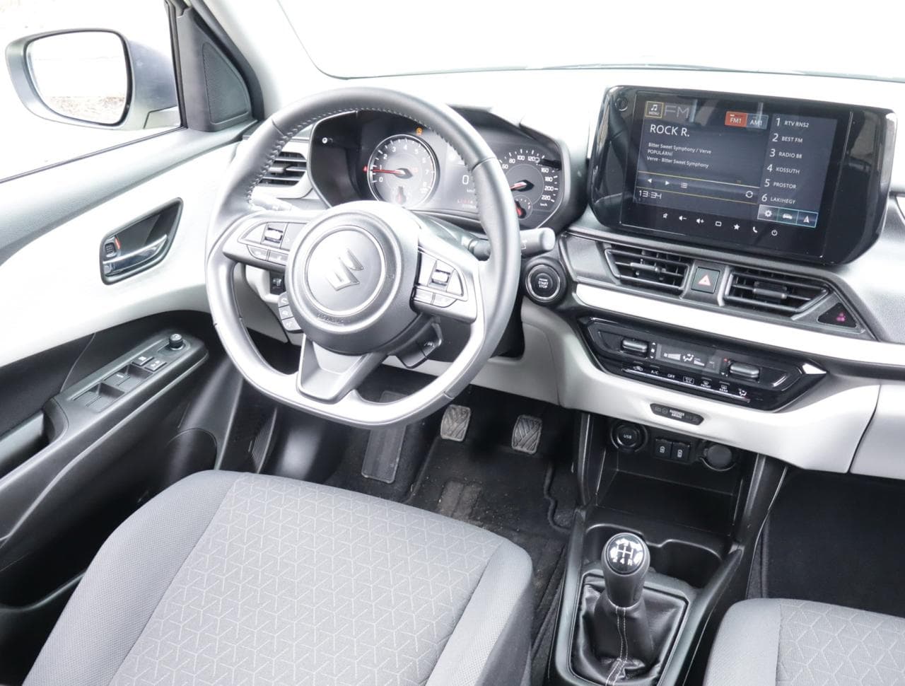 2025 Suzuki SWIFT - 9