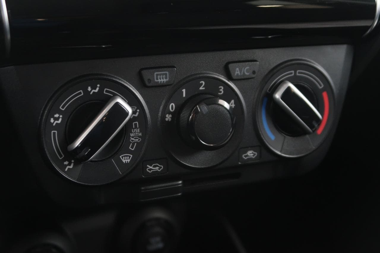 2023 Suzuki SWIFT - 19