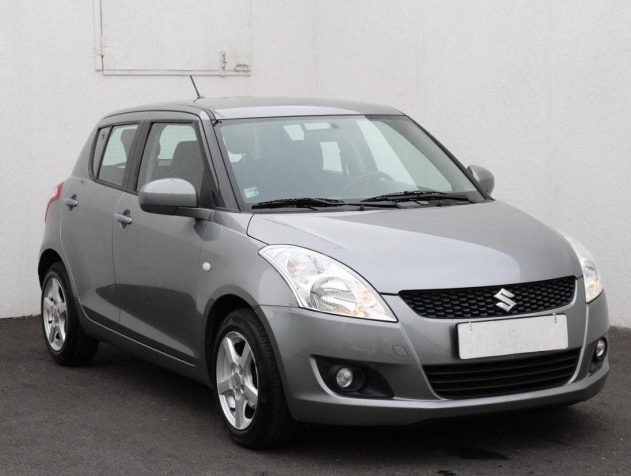 2010 Suzuki SWIFT