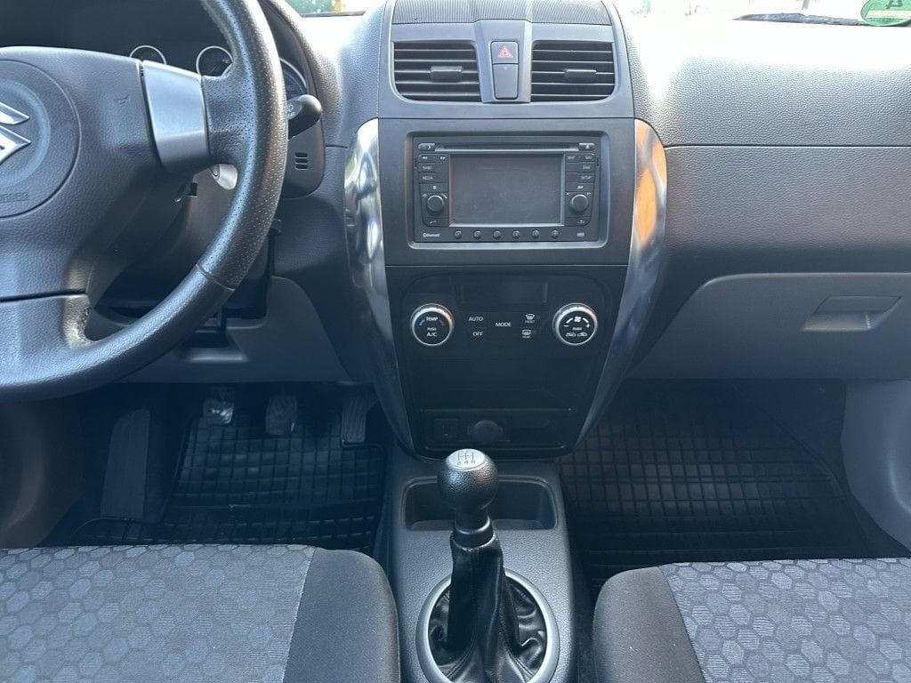 2012 Suzuki Sx4 - 12