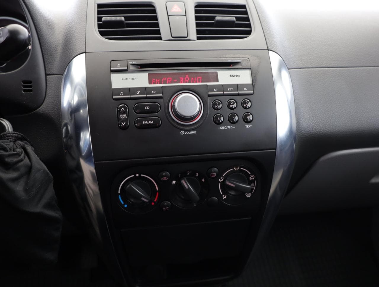 2013 Suzuki SX4 - 16