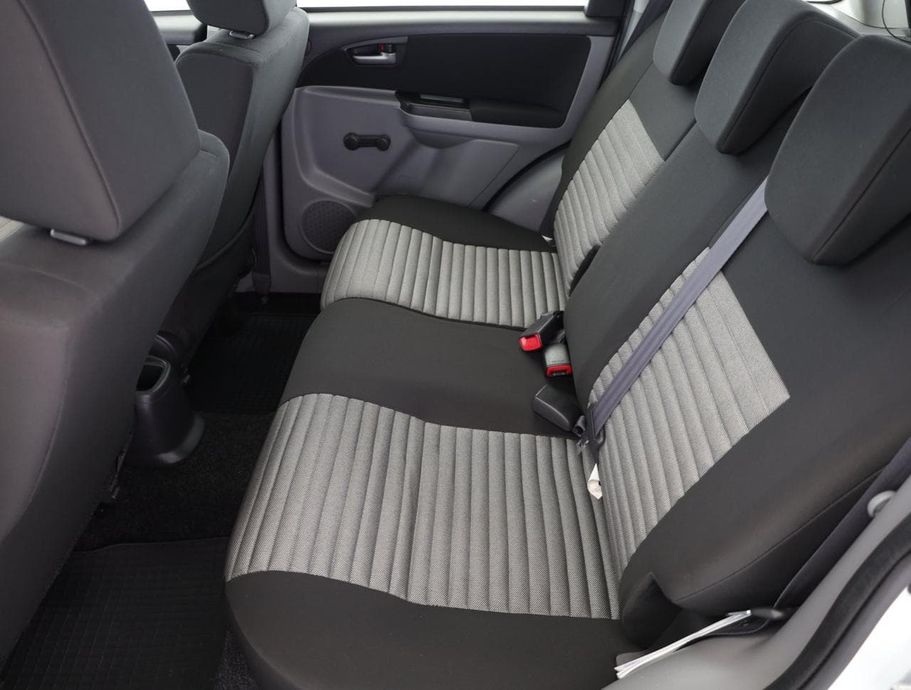 2013 Suzuki SX4 - 12