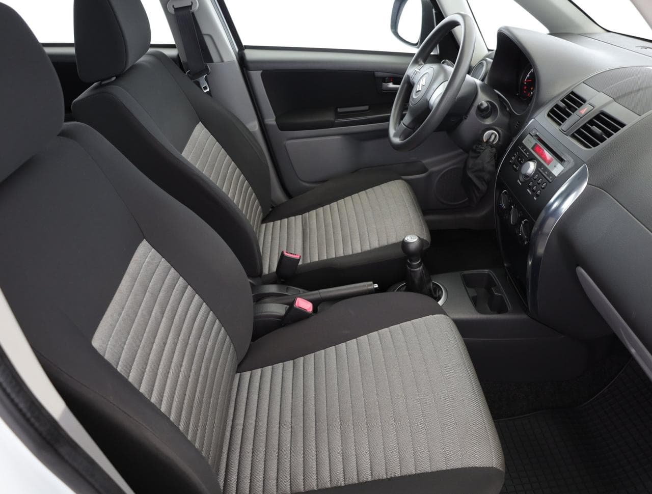 2013 Suzuki SX4 - 10
