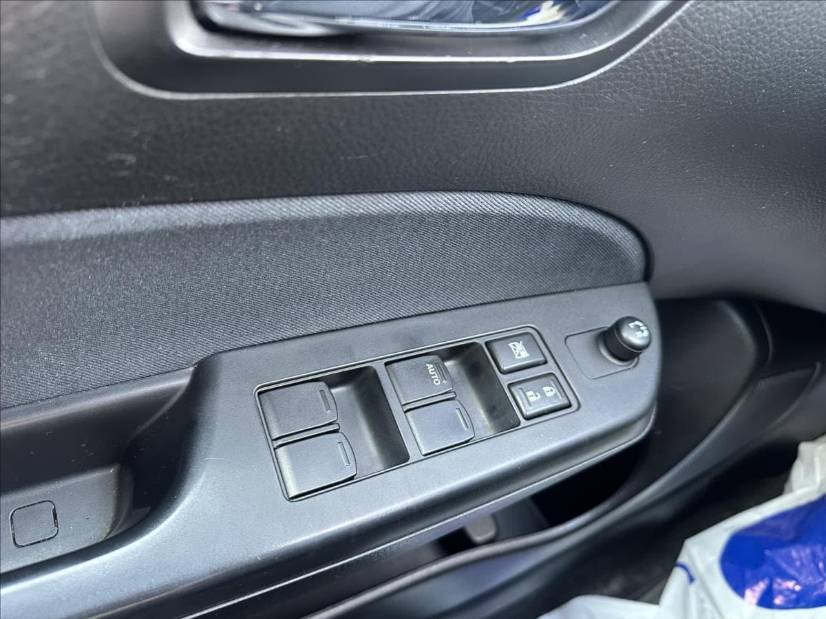 2011 Suzuki SWIFT - 17