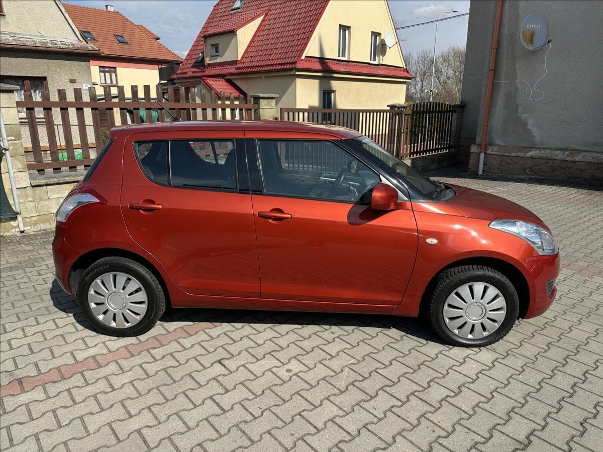 2011 Suzuki SWIFT - 2