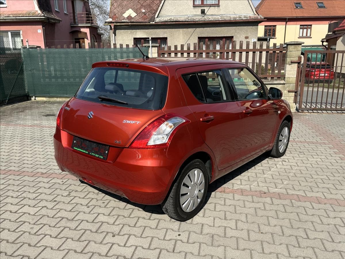 2011 Suzuki SWIFT - 3