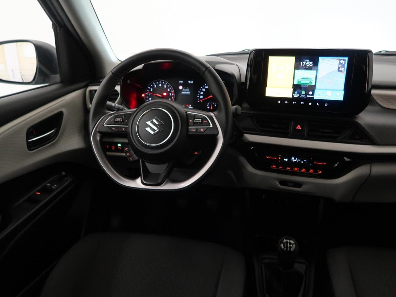 2025 Suzuki SWIFT - 9