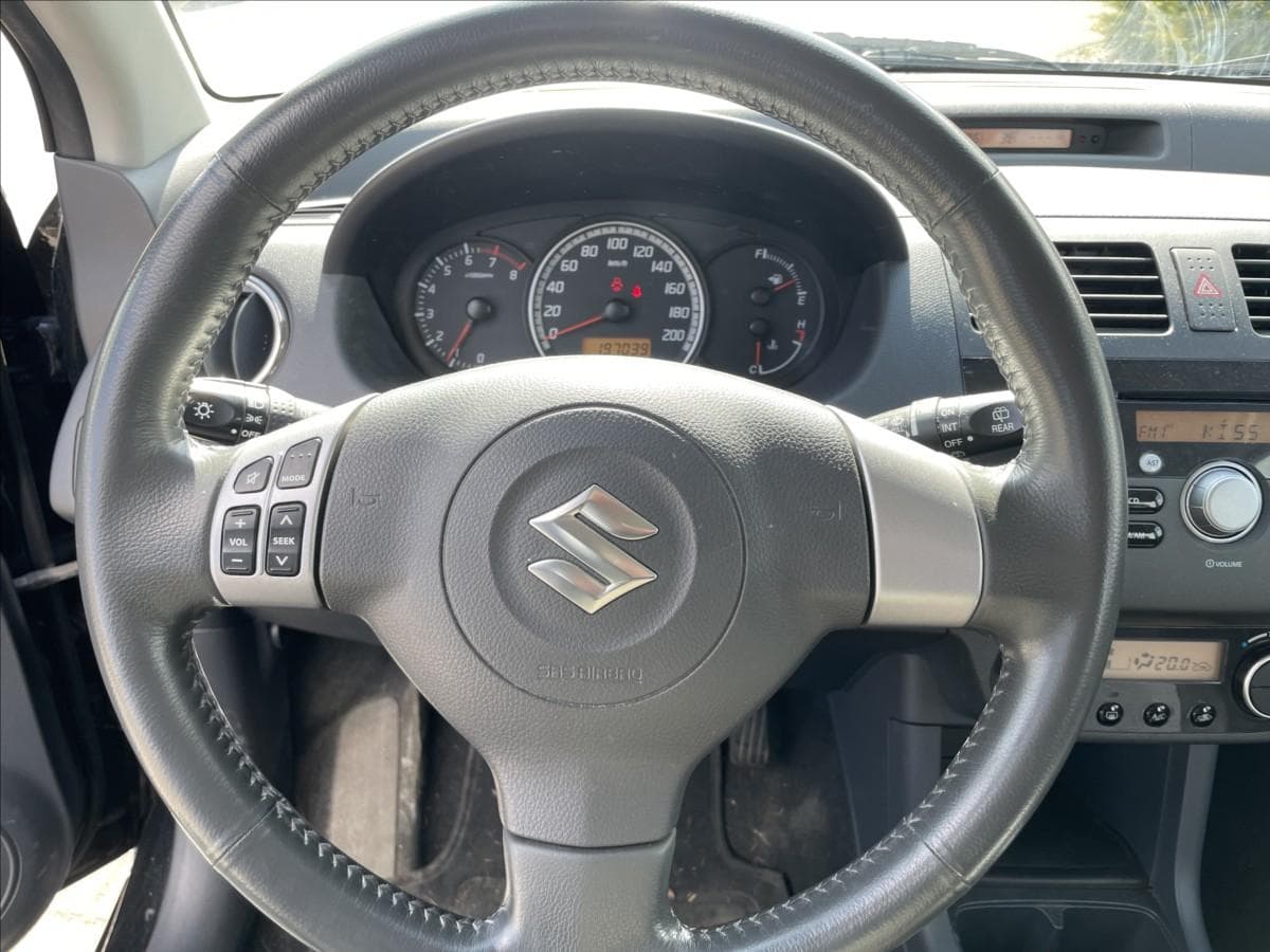 2009 Suzuki SWIFT - 16