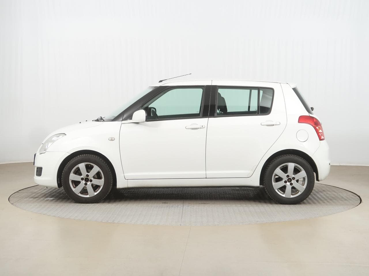 2009 Suzuki SWIFT - 4