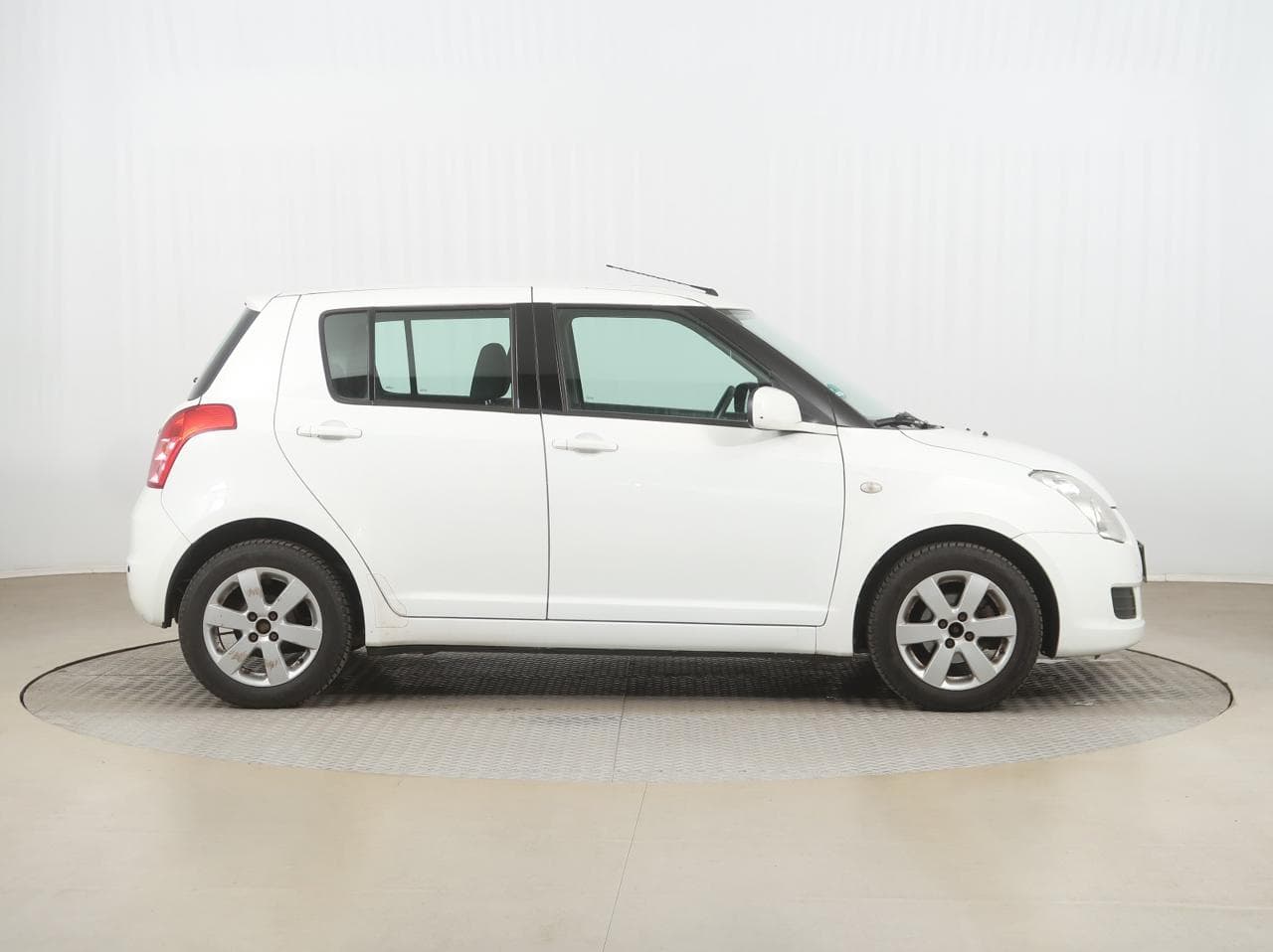 2009 Suzuki SWIFT - 8