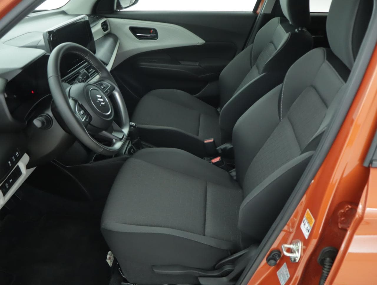 2025 Suzuki SWIFT - 16
