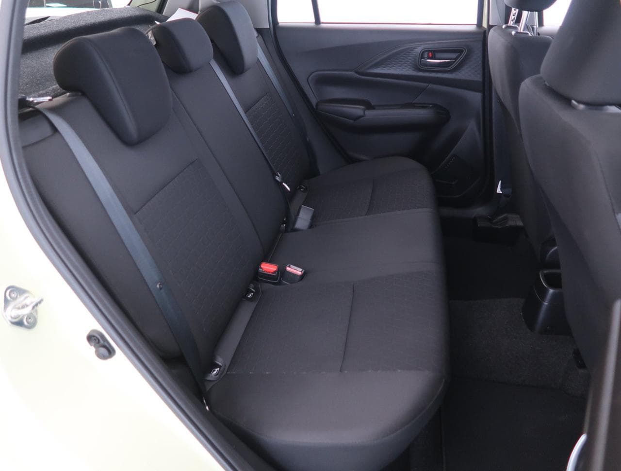 2025 Suzuki SWIFT - 13