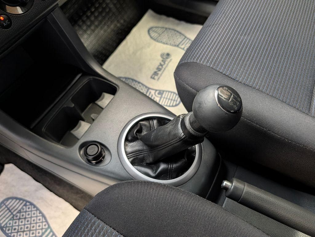2010 Suzuki SWIFT - 16
