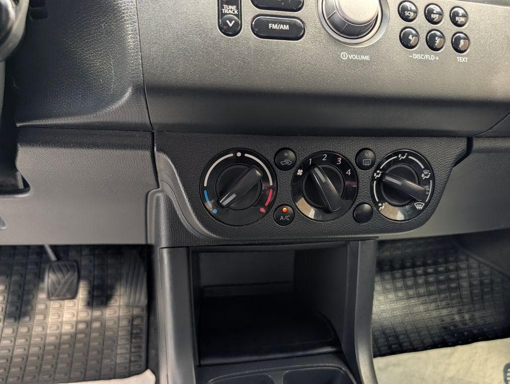2010 Suzuki SWIFT - 15