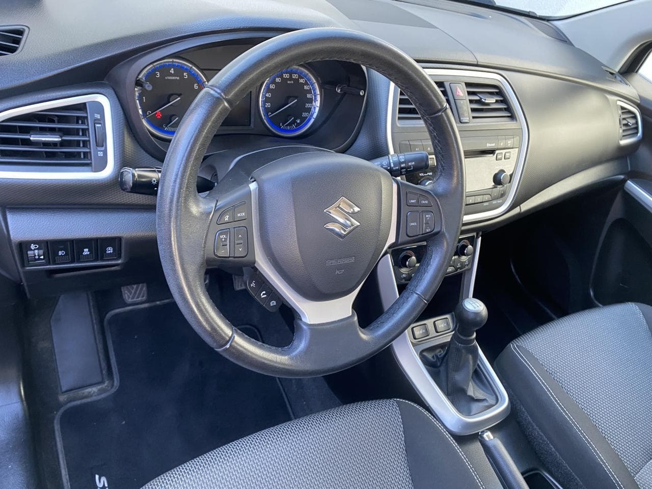 2013 Suzuki S-CROSS - 12