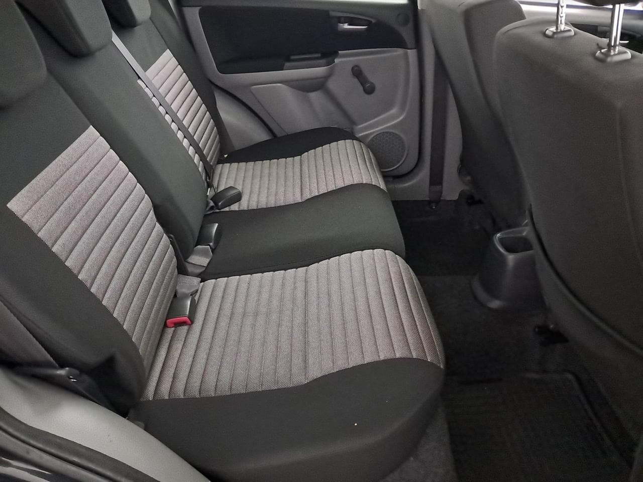 2011 Suzuki SX4 - 13
