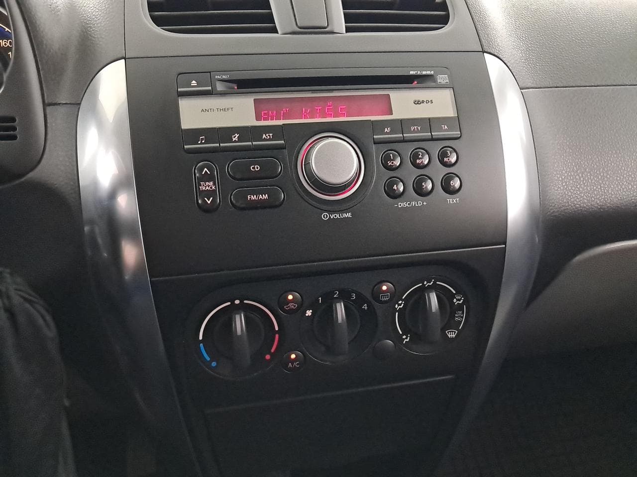 2011 Suzuki SX4 - 18