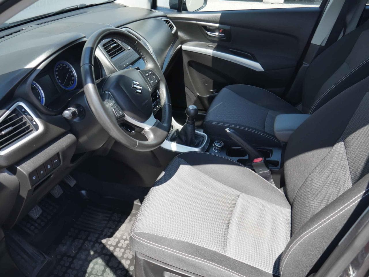 2014 Suzuki S-CROSS - 12
