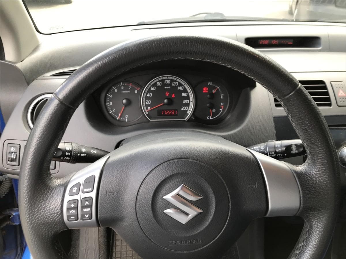2010 Suzuki SWIFT - 8