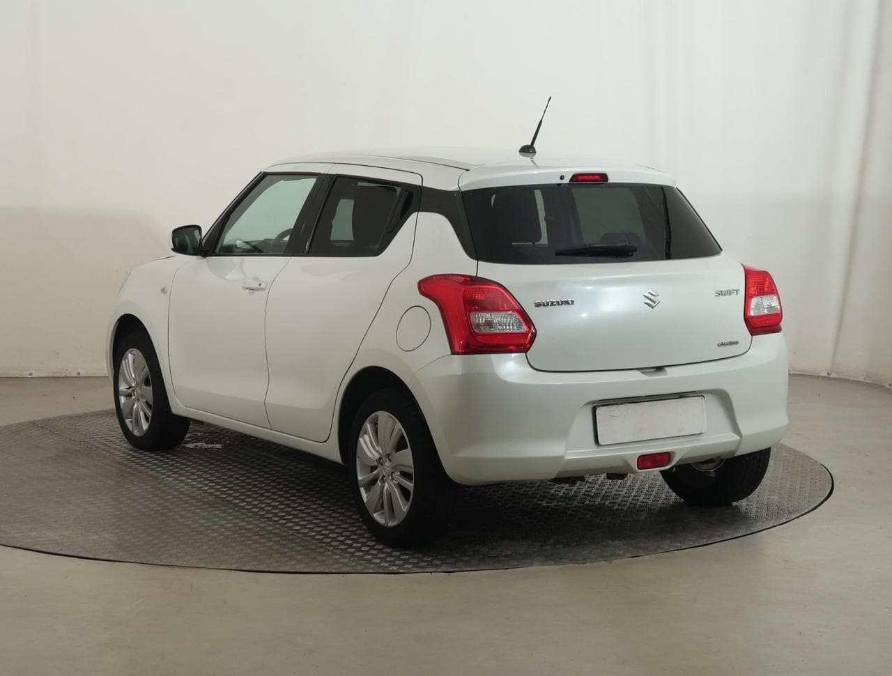 2017 Suzuki SWIFT - 12