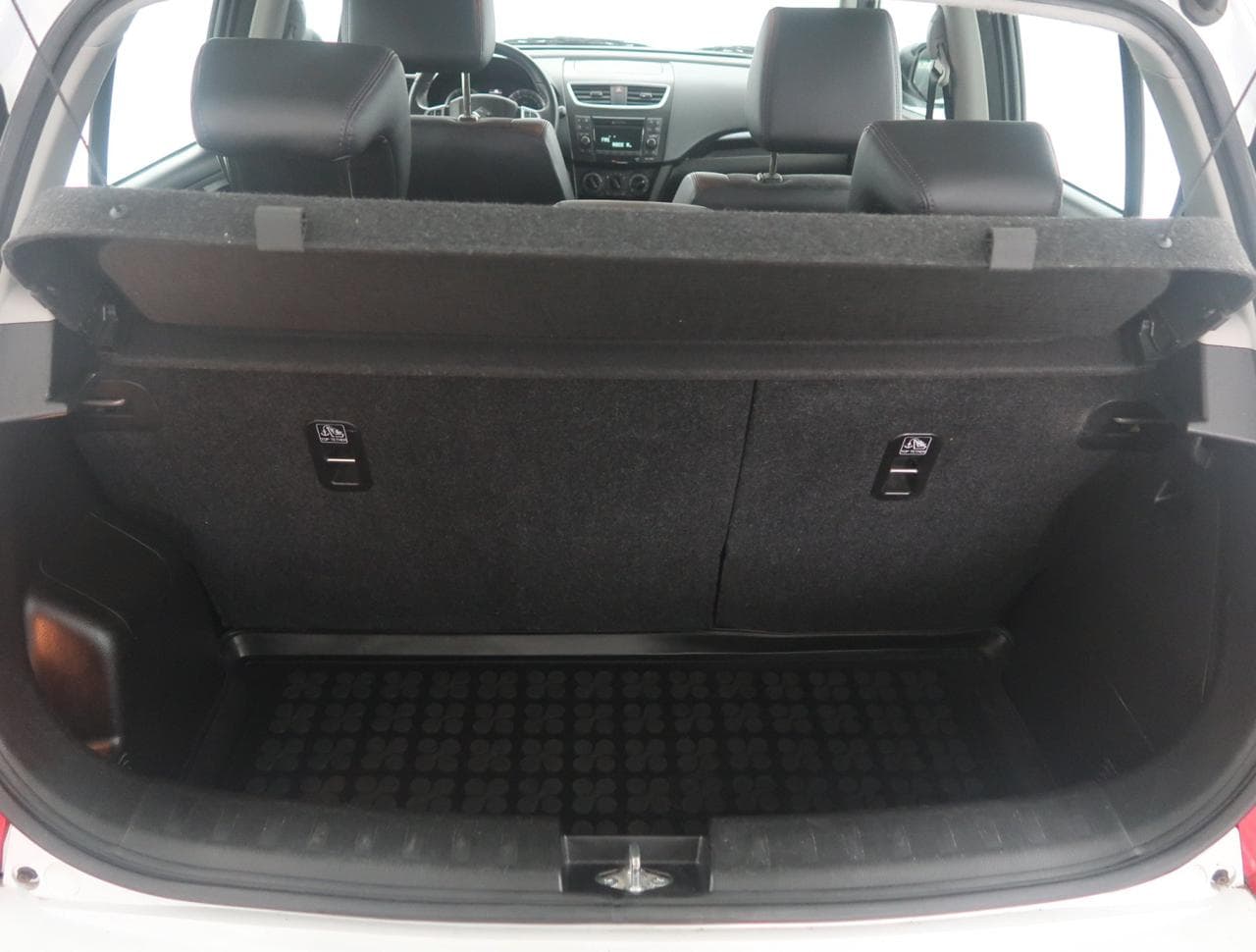 2015 Suzuki SWIFT - 36