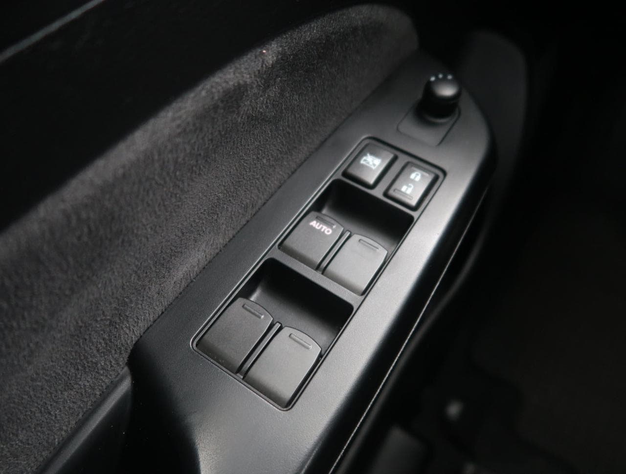 2015 Suzuki SWIFT - 38