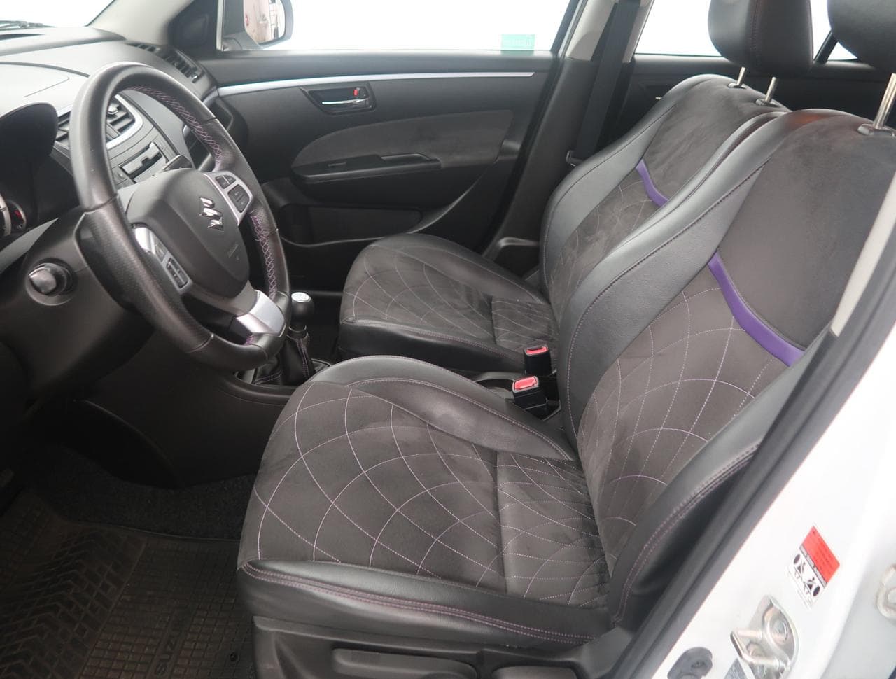 2015 Suzuki SWIFT - 30