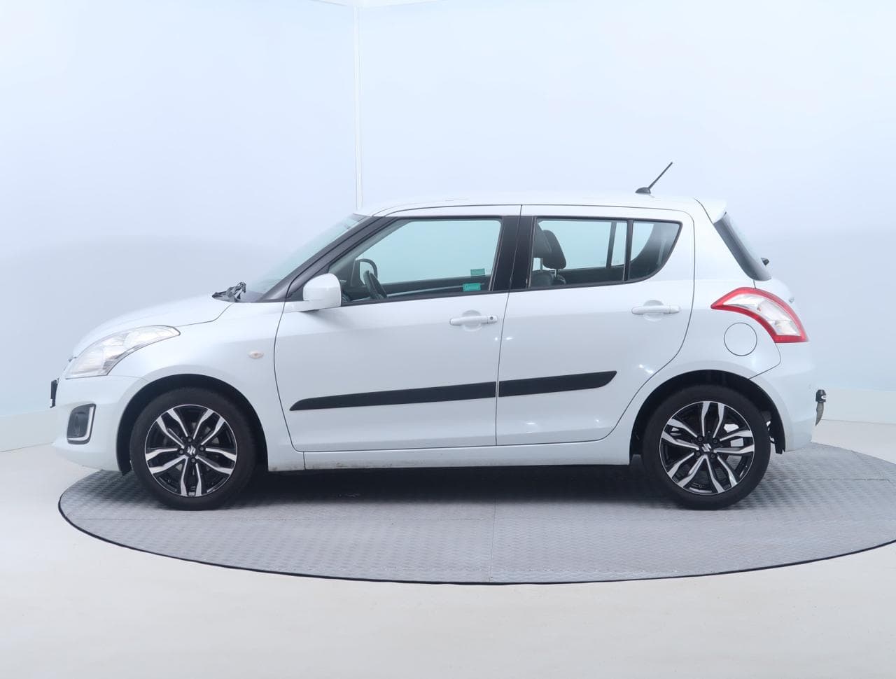 2015 Suzuki SWIFT - 7