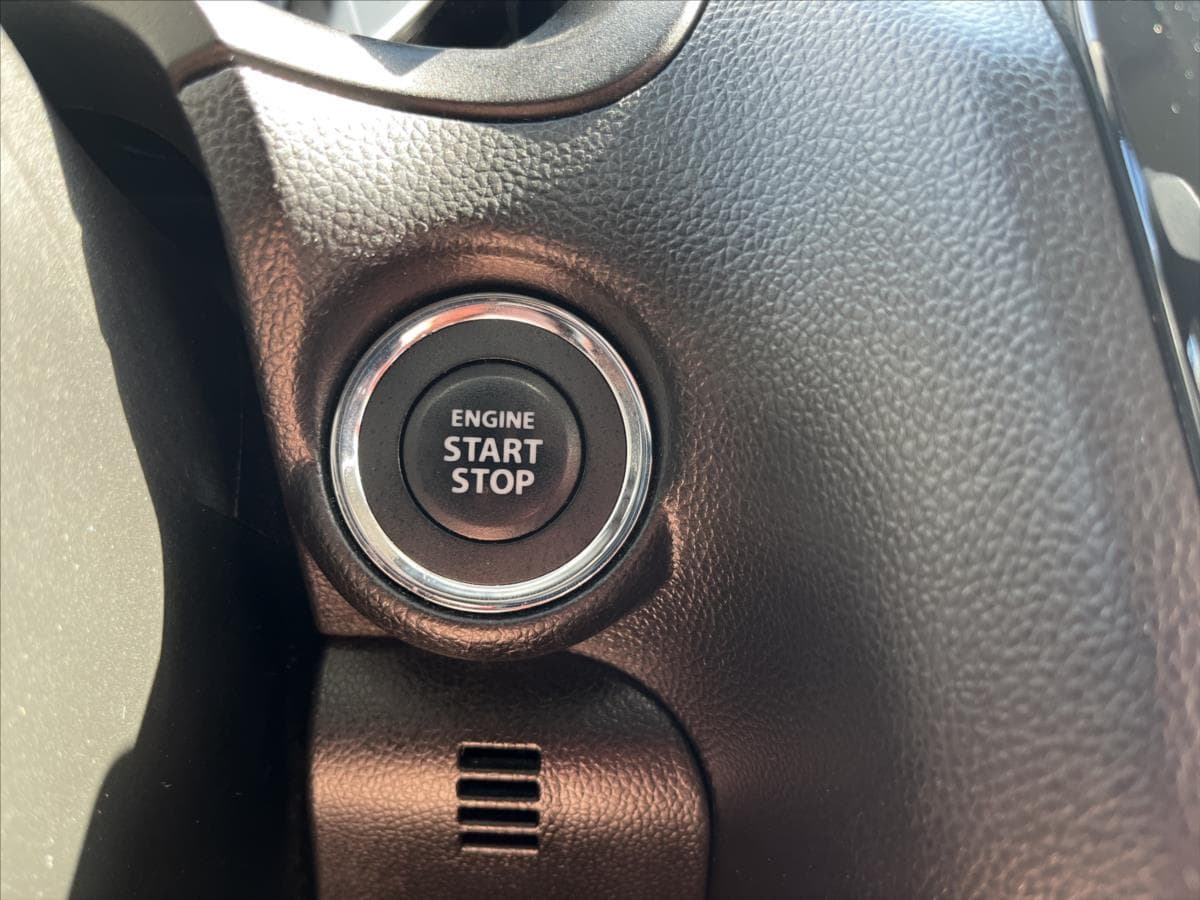2021 Suzuki SWIFT - 23