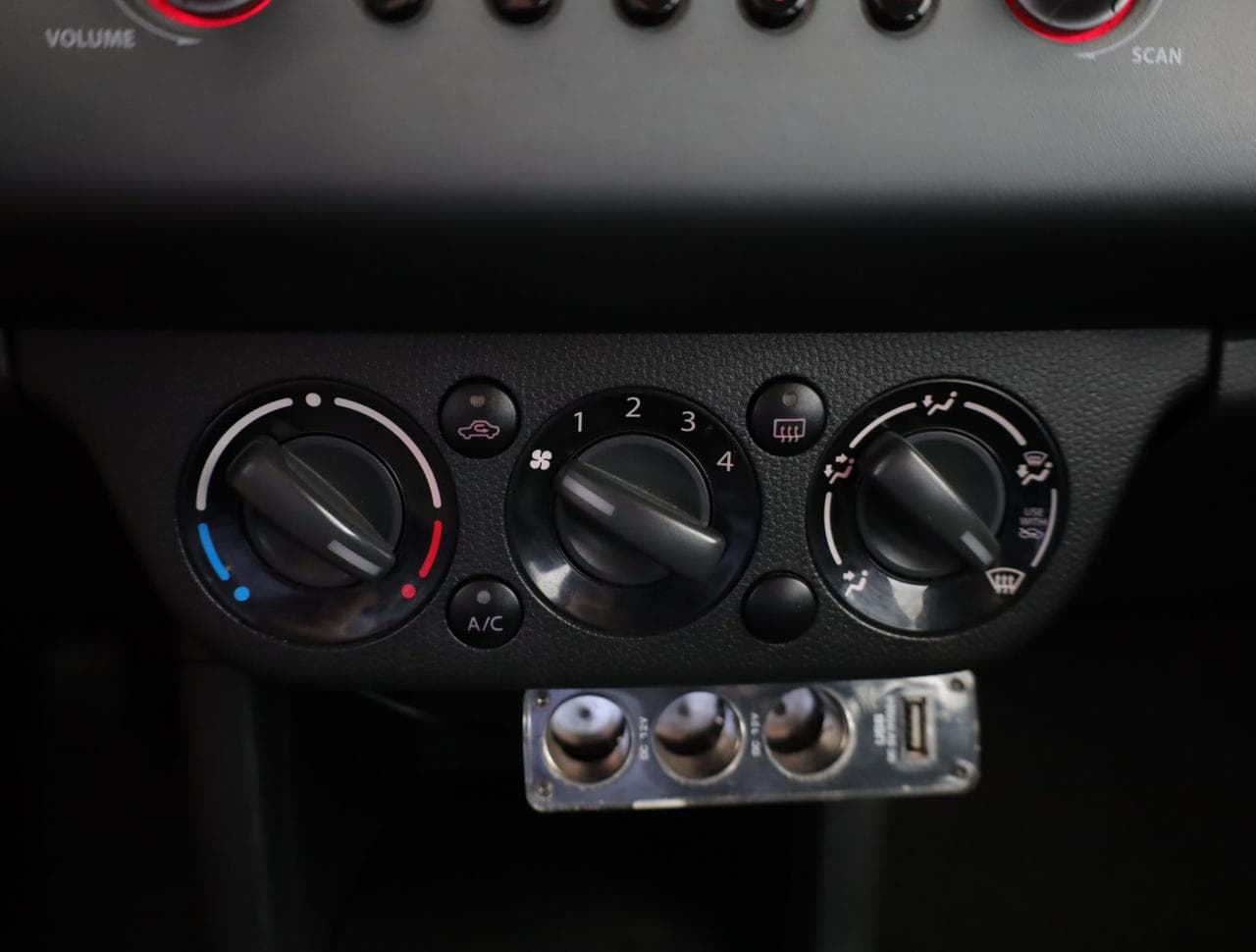 2005 Suzuki SWIFT - 28