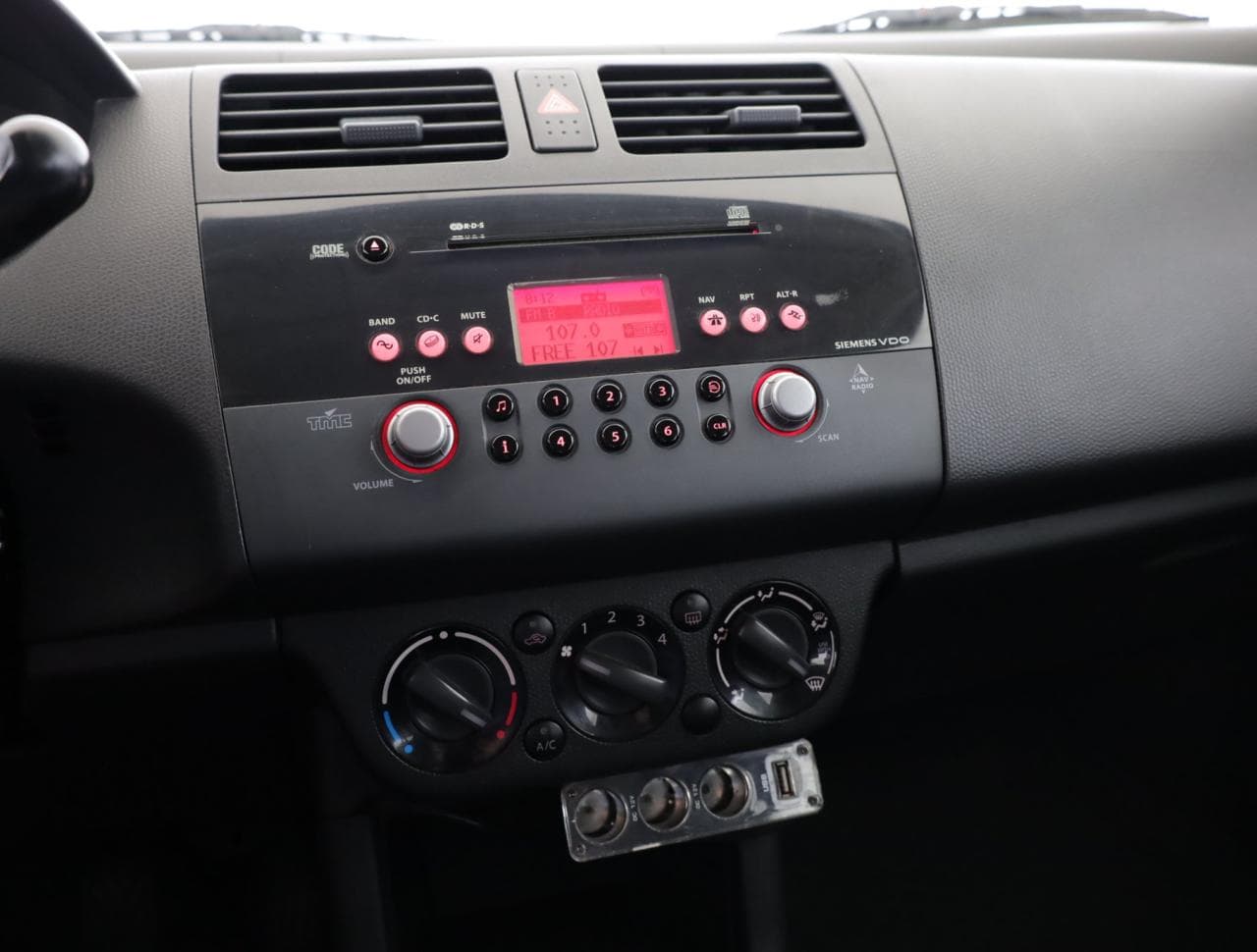 2005 Suzuki SWIFT - 27