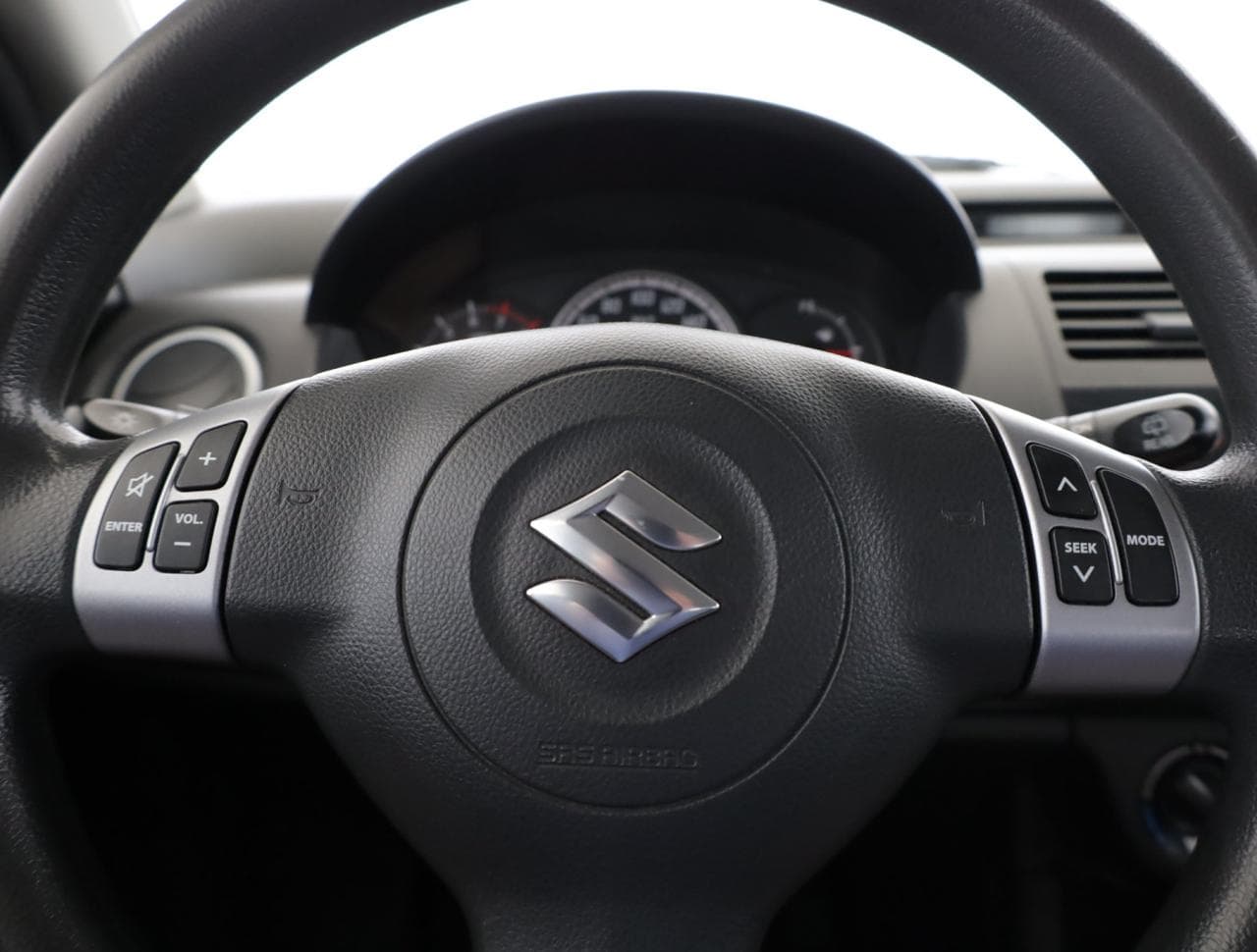 2005 Suzuki SWIFT - 25