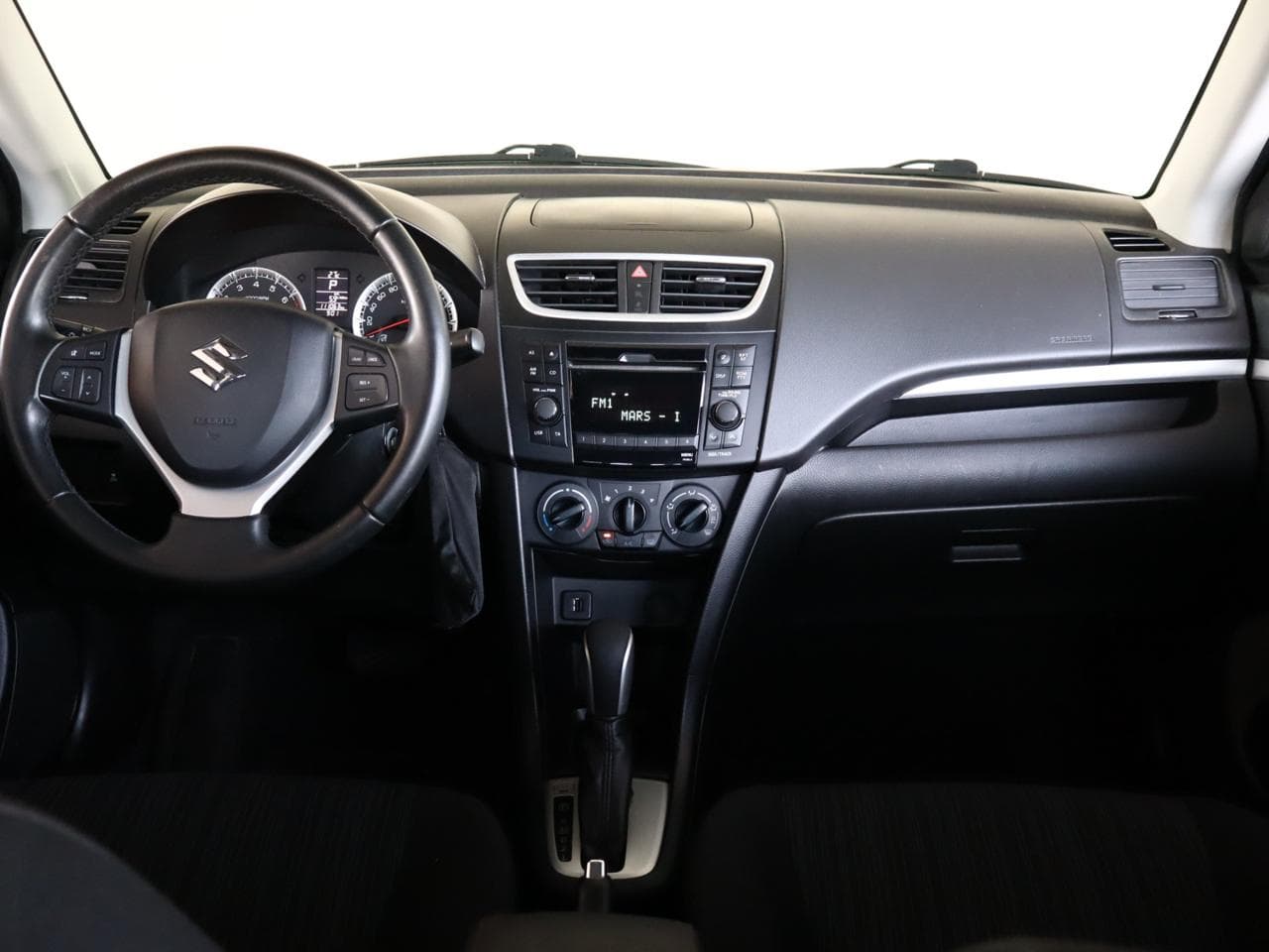 2016 Suzuki SWIFT - 9