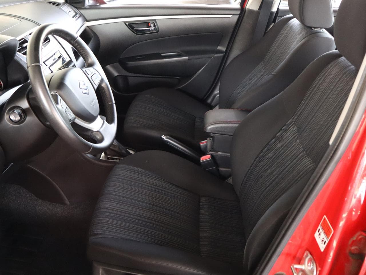 2016 Suzuki SWIFT - 13