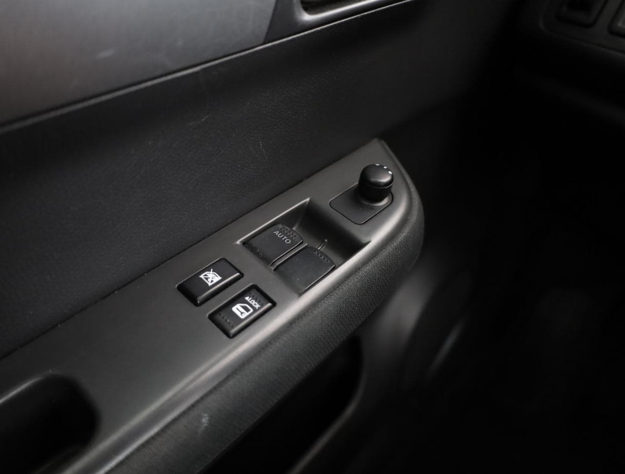 2010 Suzuki SWIFT - 18