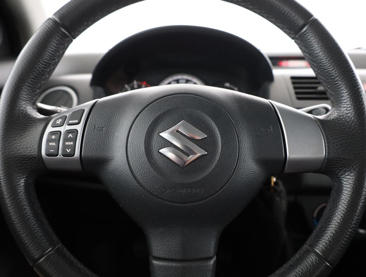 2010 Suzuki SWIFT - 14
