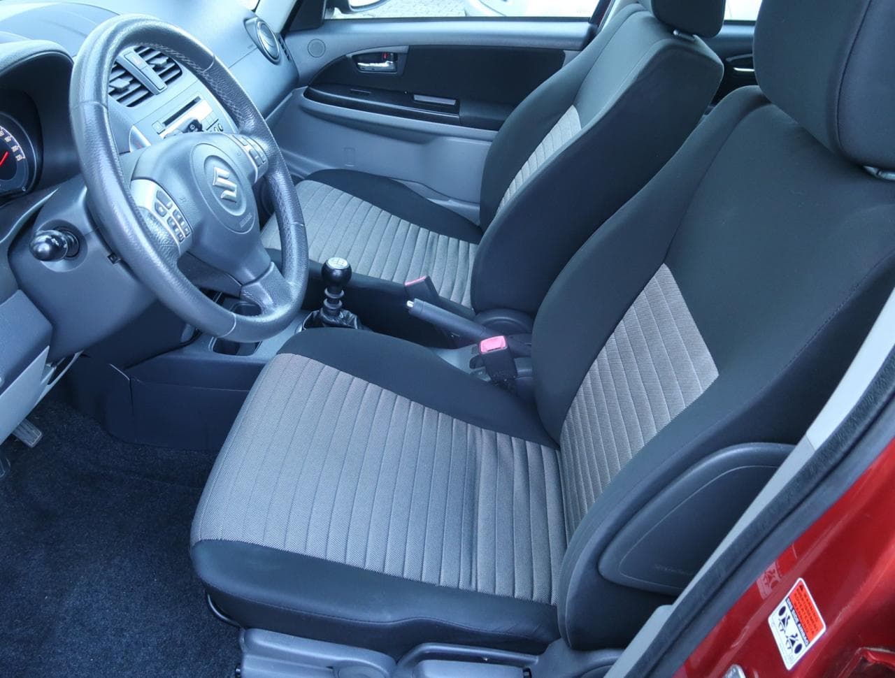 2010 Suzuki SX4 - 30