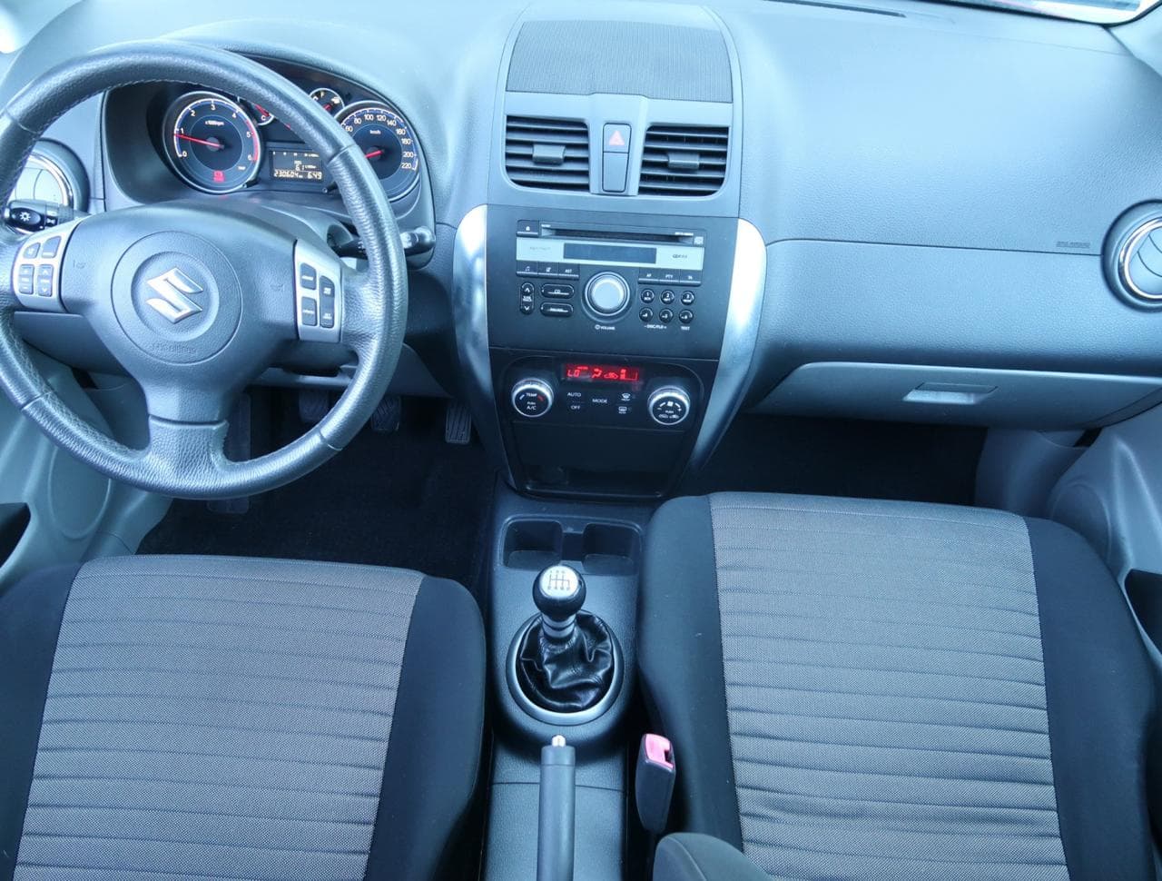 2010 Suzuki SX4 - 18