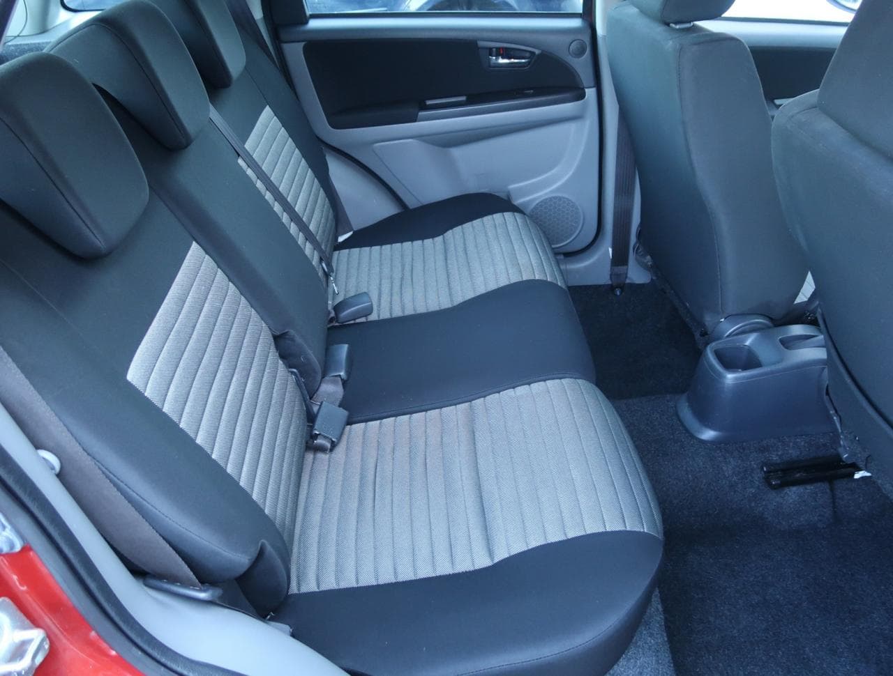 2010 Suzuki SX4 - 24