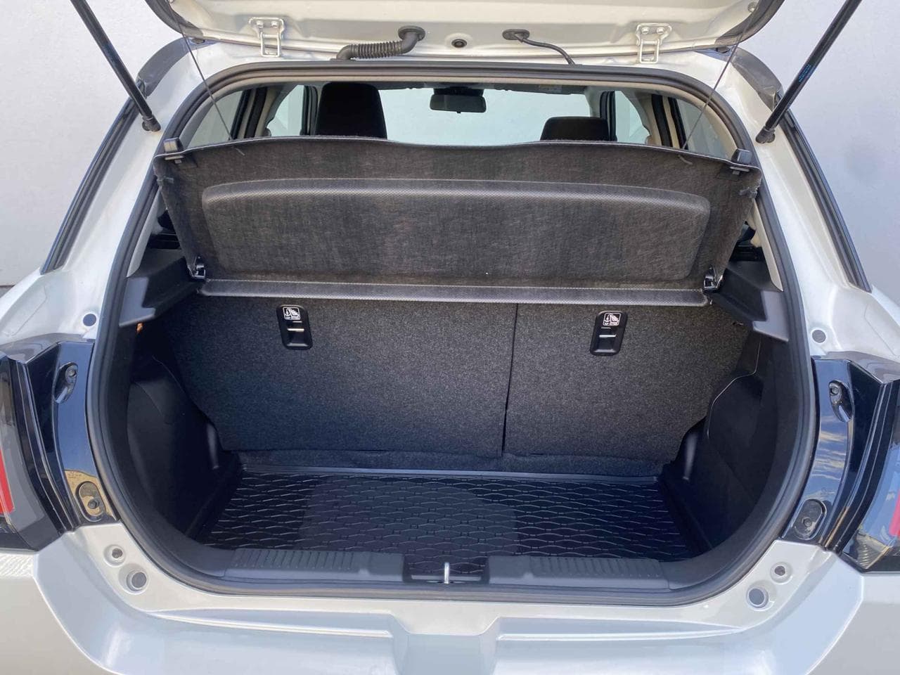 2025 Suzuki SWIFT - 7