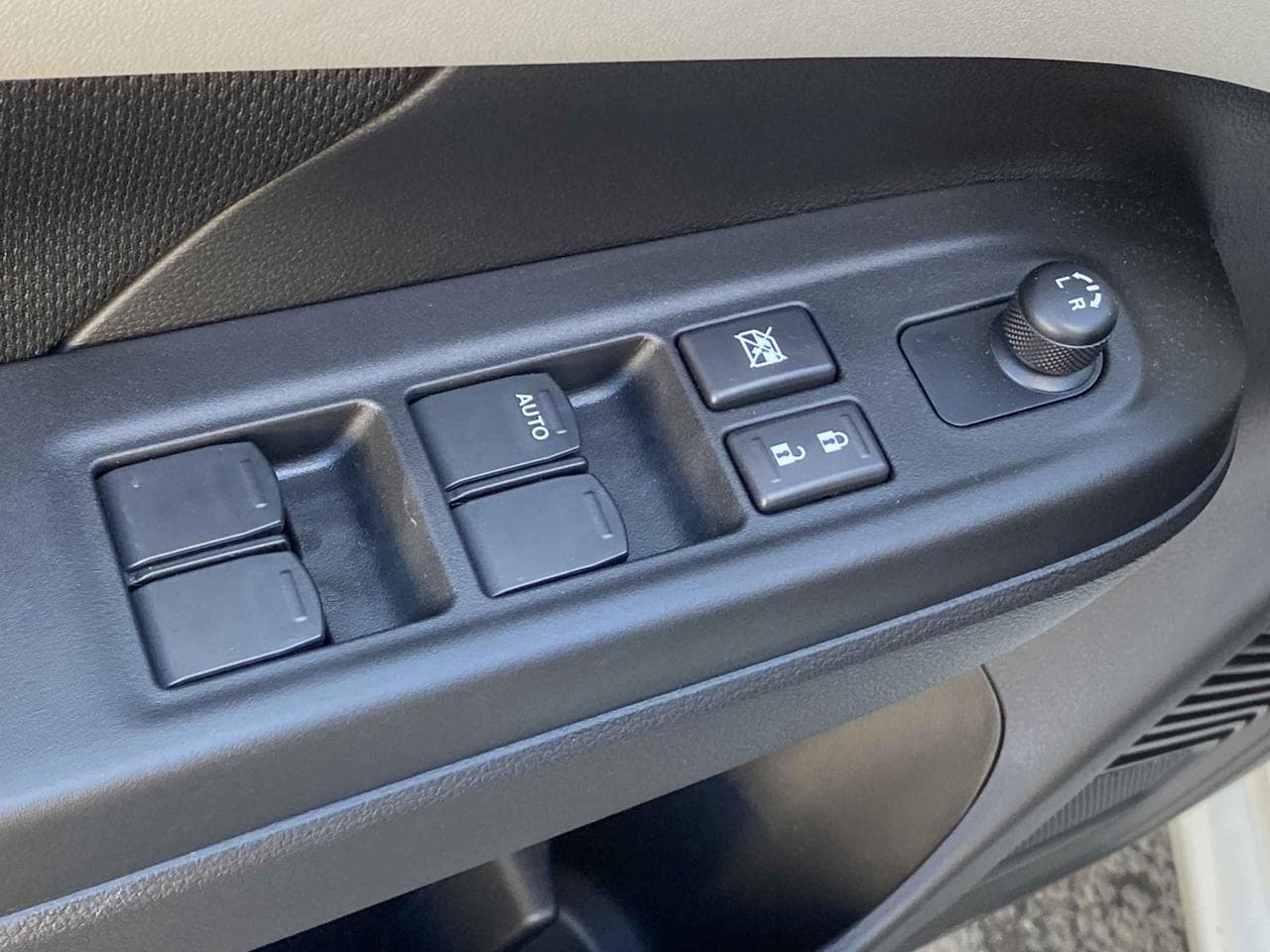 2025 Suzuki SWIFT - 11