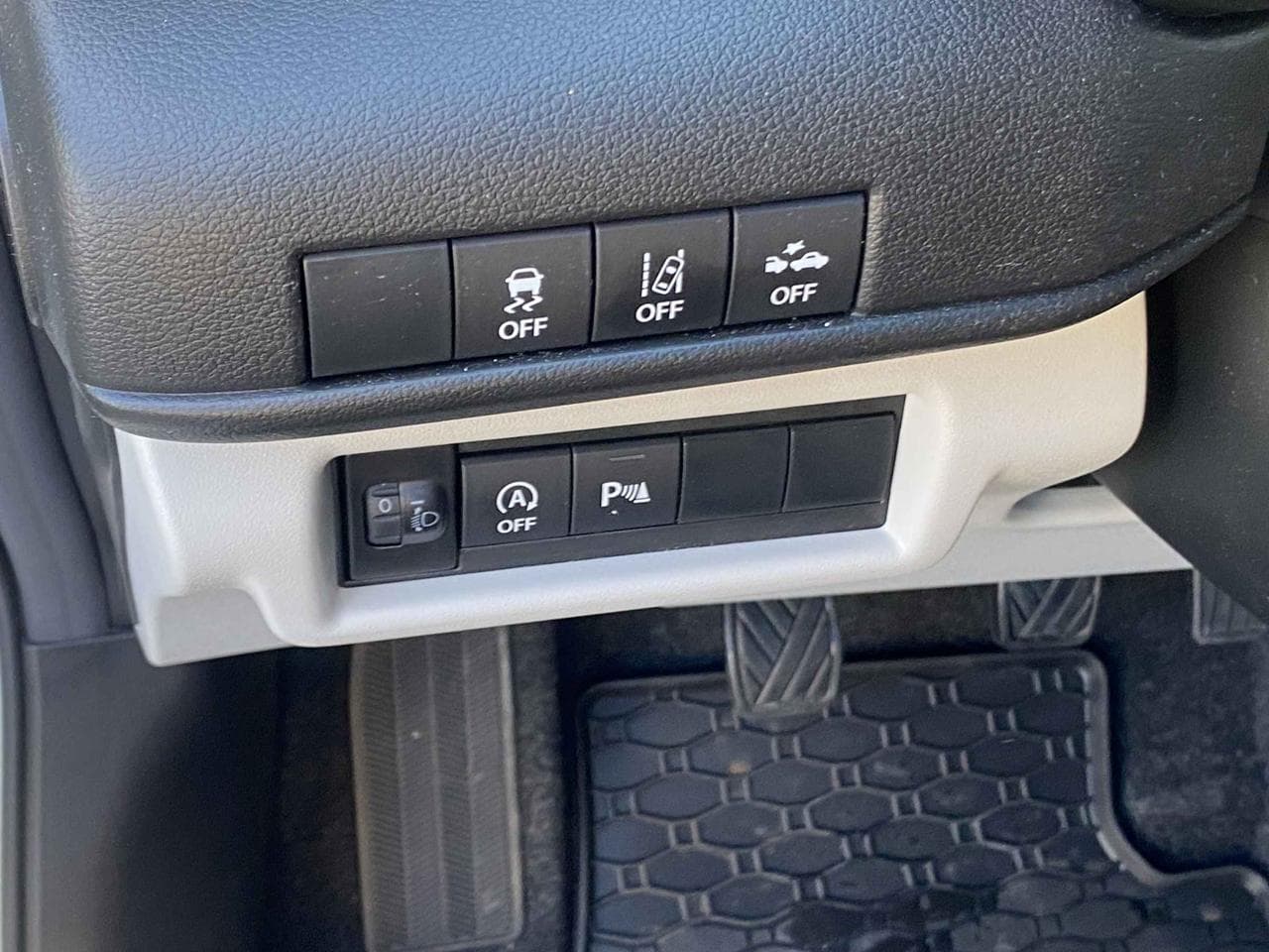 2025 Suzuki SWIFT - 13