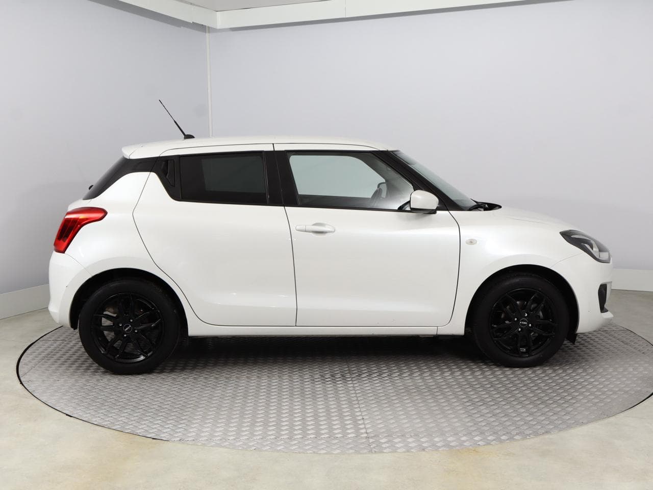 2021 Suzuki SWIFT - 8