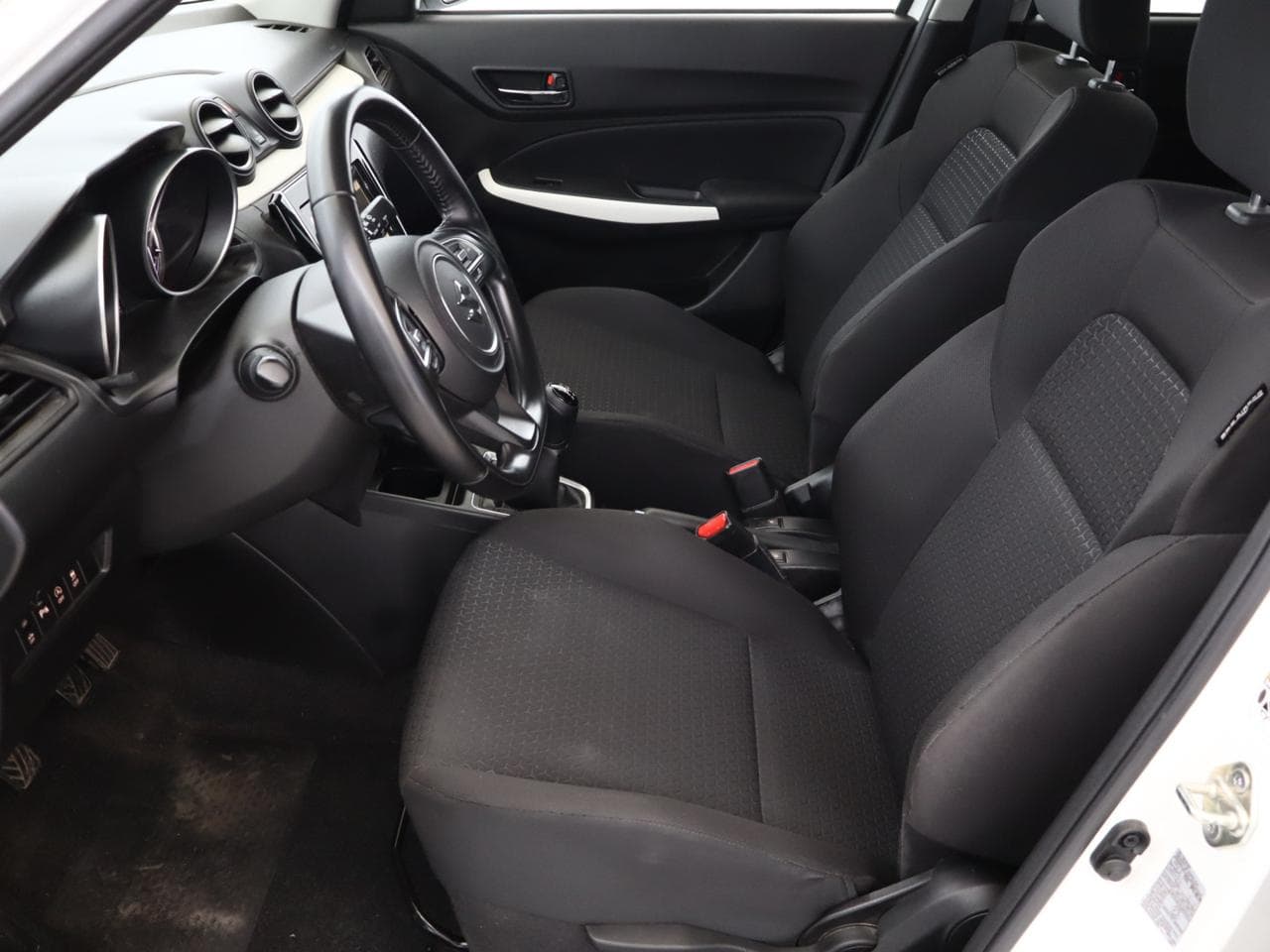 2021 Suzuki SWIFT - 13