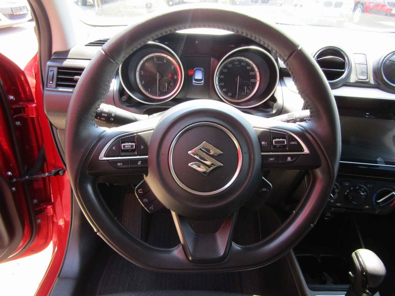 2023 Suzuki SWIFT - 16