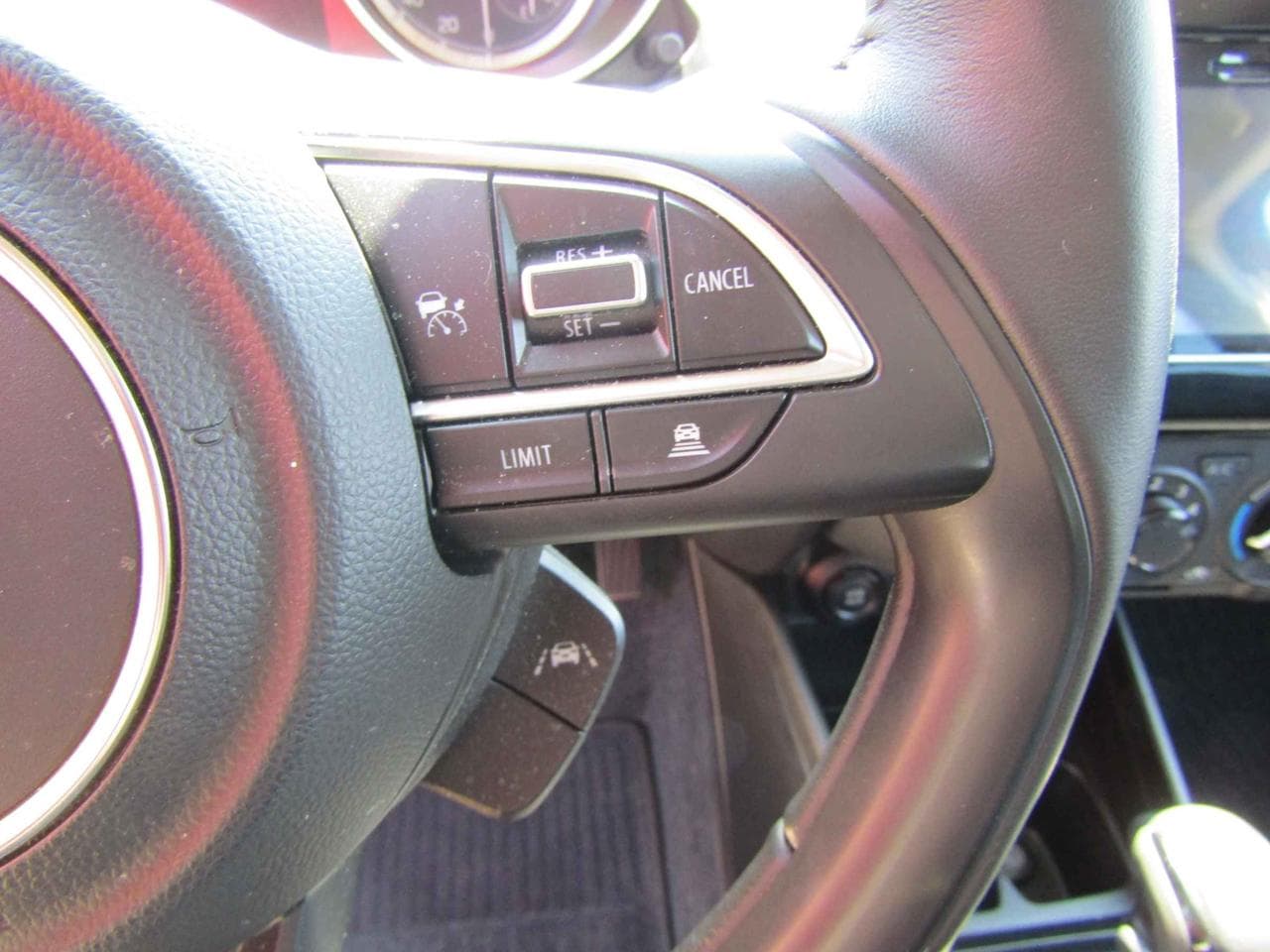 2023 Suzuki SWIFT - 18