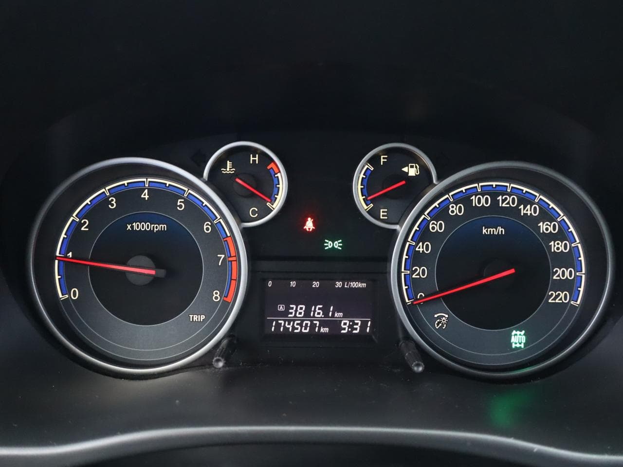 2011 Suzuki SX4 - 14