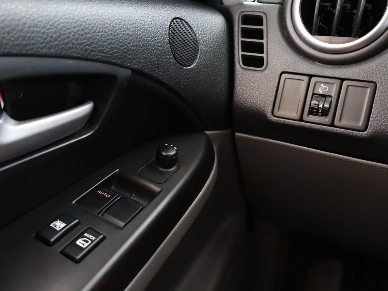 2011 Suzuki SX4 - 18