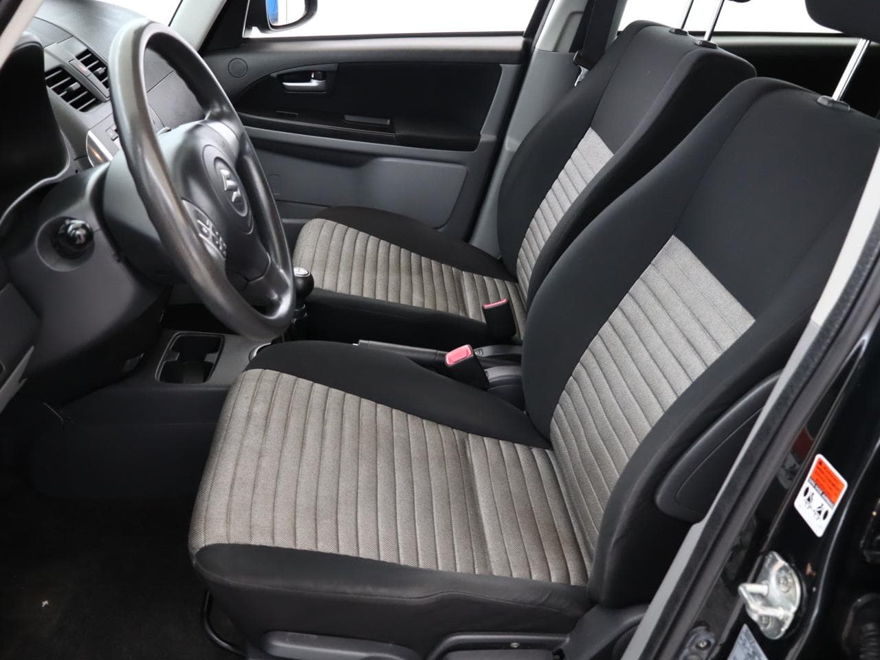 2011 Suzuki SX4 - 13